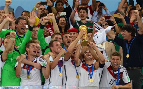 De 2014 FIFA Wereldkampioenschappen: Een Triumphale Tocht Voor Das Mannschaft En Een Moment Van Nationale Opwinding