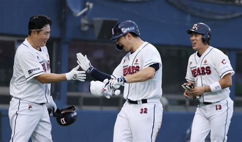  De 2023 Asian Games: Een Spektakel van Talent en Triomf voor Doosan Bears