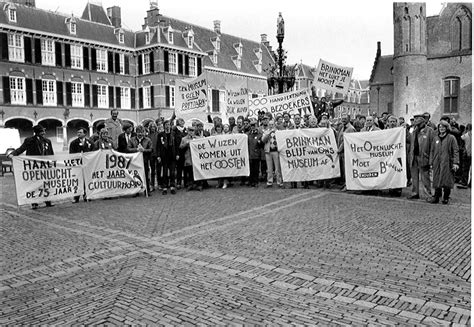 De Malayische Opstand van 1948: Een Tijdvak van Strijd en Verandering onder leiding van Zulkifli Muhammad