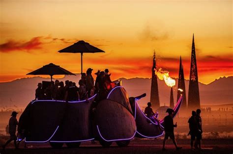  De AfrikaBurn 2019: Een ontploffing van creativiteit en zelfexpressie in de woestijn